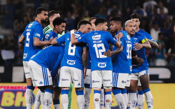 Jogadores do Cruzeiro antes de jogo no Mineirão