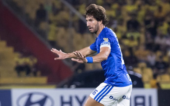 Lucas Silva foi titular em vitória do Cruzeiro em Guayaquil, no Equador