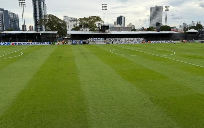 Gramado do Baenão, palco de Remo x Cruzeiro