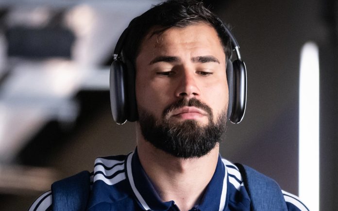 Matheus Cunha estreará novo uniforme de goleiro do Cruzeiro