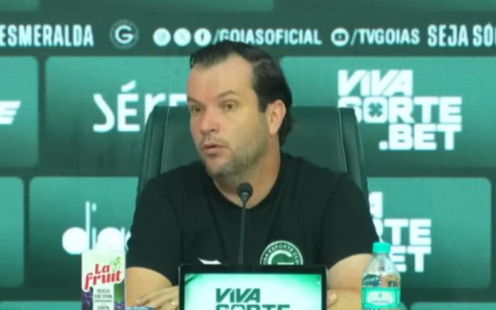 Daniel Paulista, técnico do Goiás (Foto: Reprodução/Goiás)