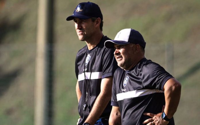 Técnico Leo Condé em treino do Remo (Foto: Raul Martins/Remo)
