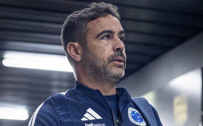 Artur Jorge, treinador do Cruzeiro