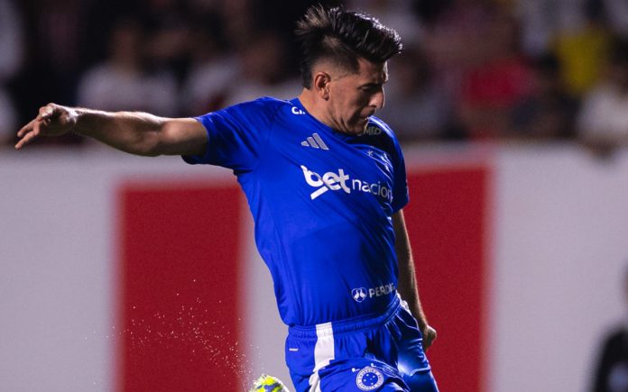Villalba cometeu pênalti no lance que originou o 1º gol do São Paulo