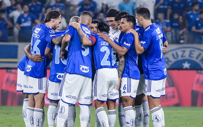 Time do Cruzeiro no último duelo com o Boca, em 2024