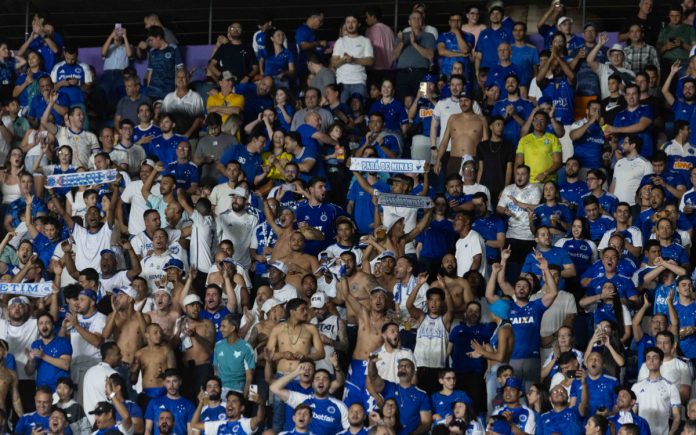 Torcida do Cruzeiro no Serra Dourada, em 2025 (Foto: Heber Gomes)