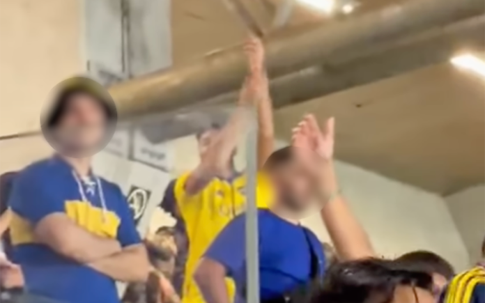 Torcedor do Boca fez gesto racista em jogo contra o Cruzeiro
