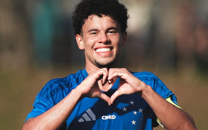 Rhuan Gabriel fez hat-trick contra o Avaí