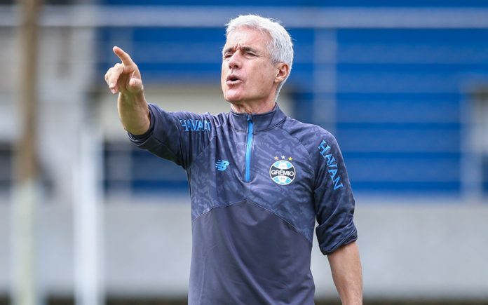 Luis Castro, treinador do Grêmio (Foto: Lucas Uebel/Grêmio) Luis Castro, treinador do Grêmio (Foto: Lucas Uebel/Grêmio)