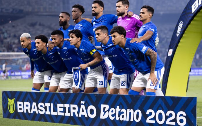 Time do Cruzeiro em campo diante do Grêmio (Foto: Gustavo Aleixo/Cruzeiro)