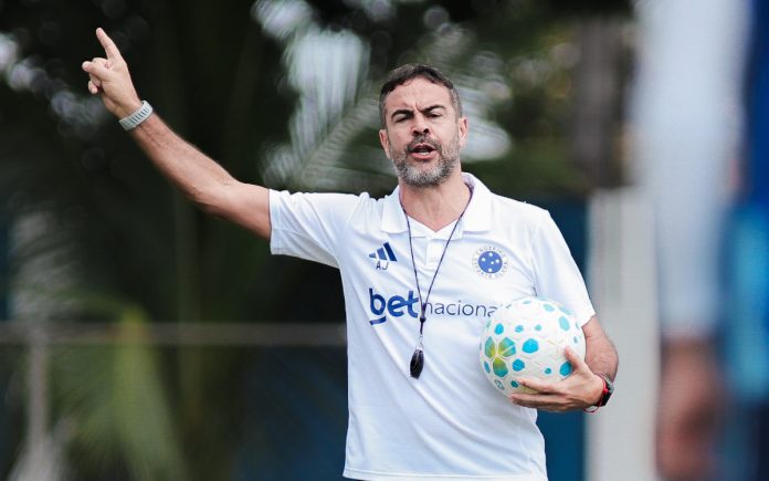 Artur Jorge, técnico do Cruzeiro (Foto: Gustavo Martins/Cruzeiro)