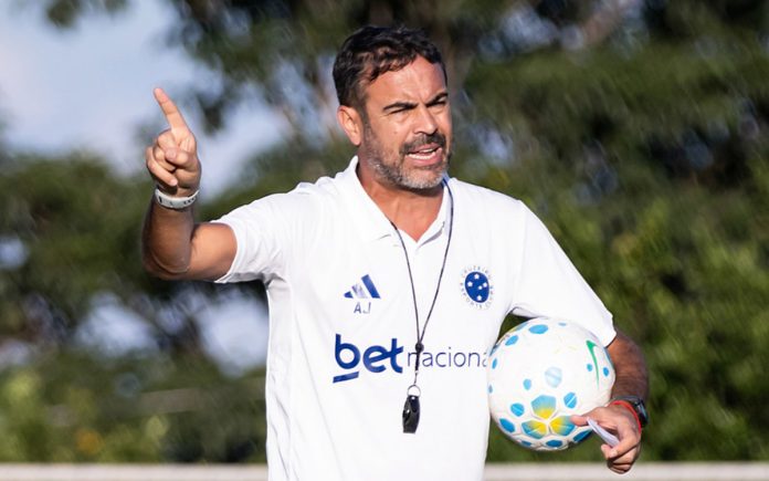 Artur Jorge, treinador do Cruzeiro
