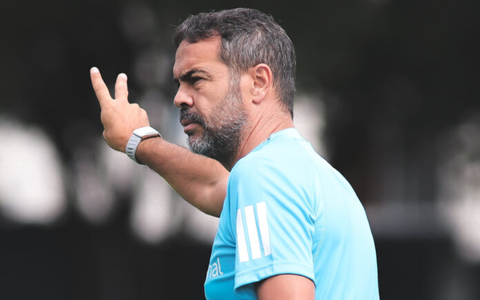 Artur Jorge, treinador do Cruzeiro