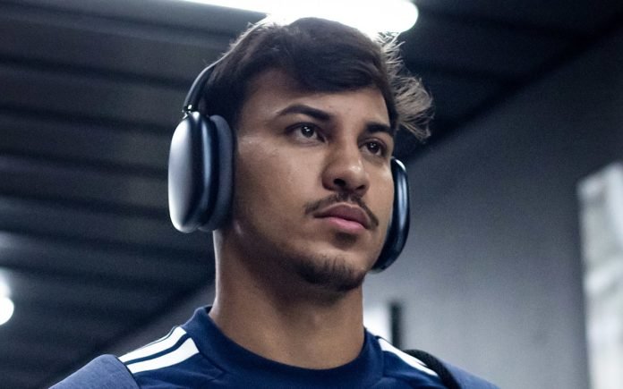 Kaio Jorge antes de jogo do Cruzeiro pela Libertadores