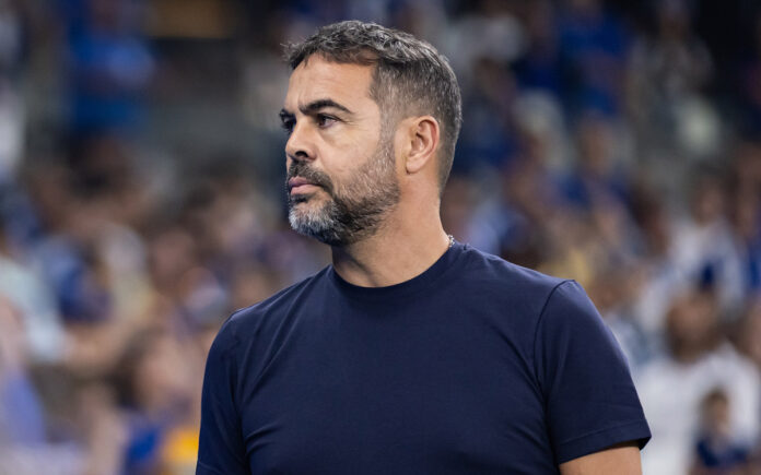 Artur Jorge, técnico do Cruzeiro