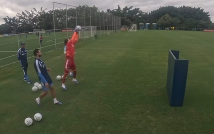 Cássio publicou vídeo que mostra detalhes de recuperação