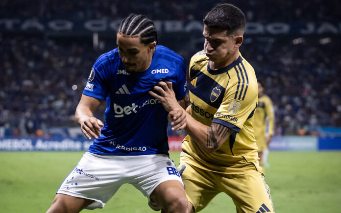 Christian em disputa de bola na partida diante do Boca no Mineirão (Foto: Gustavo Aleixo/Cruzeiro)