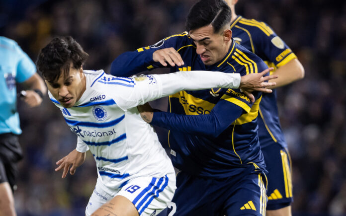 Kaio Jorge em disputa de bola contra o Boca (Foto: Gustavo Aleixo/Cruzeiro)