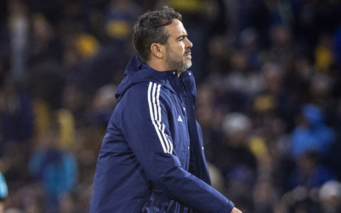 Artur Jorge, técnico do Cruzeiro, na La Bombonera (Foto: Gustavo Aleixo/Cruzeiro)