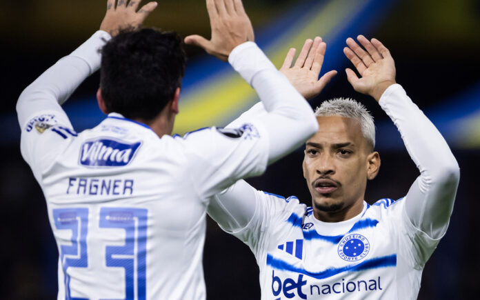Fagner e Matheus Pereira (Foto: Gustavo Aleixo/Cruzeiro)