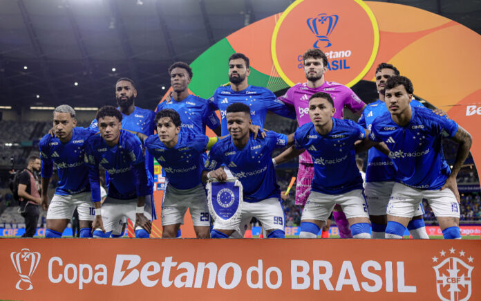 Time do Cruzeiro na Copa do Brasil diante do Goiás (Foto: Cris Mattos/FMF)