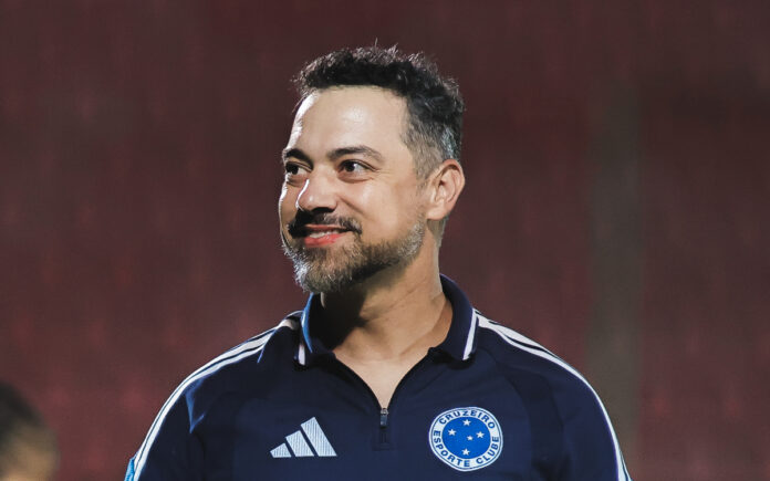 Jonas Urias, técnico do Cruzeiro Feminino (Foto: Gustavo Martins/Cruzeiro)