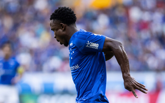 Sinisterra atingiu sua maior minutagem em um jogo em 2026 (Foto: Gustavo Aleixo/Cruzeiro)