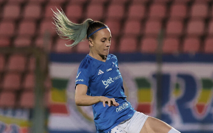 Vitória Calhau, zagueira do Cruzeiro (Foto: Gustavo Martins/Cruzeiro)
