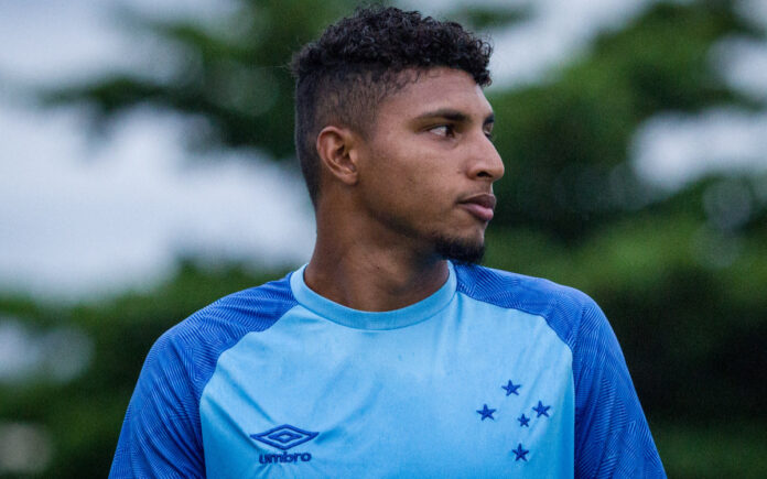 Volante Ederson, em seus tempos de Cruzeiro