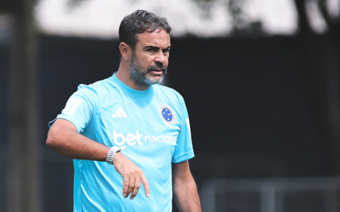 Artur Jorge prepara time para enfrentar a Chapecoense
