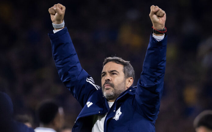 Artur Jorge, técnico do Cruzeiro, na Bombonera