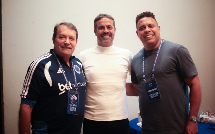 Pedro Lourenço, Artur Jorge e Ronaldo no Mineirão, antes de Cruzeiro x Atlético-MG