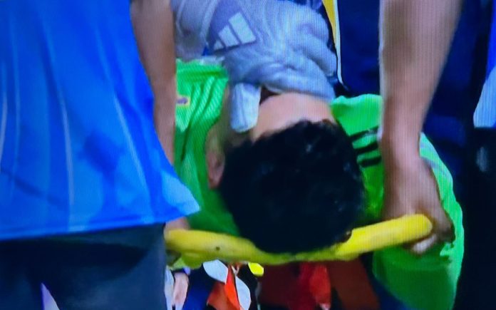 Leandro Brey deixou gramado de maca e chorando no duelo com o Barcelona-EQU
