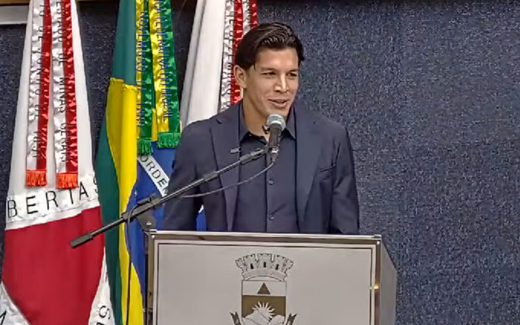 Romero em discurso na CMBH