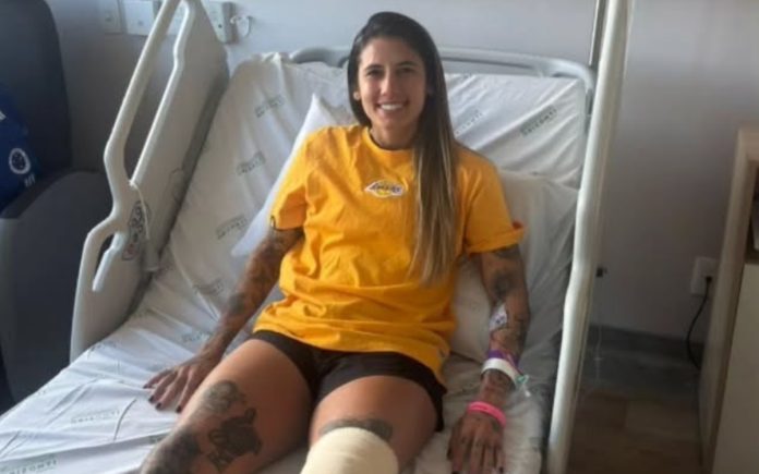 Gaby Soares, meio-campista do Cruzeiro, passou por cirurgia no joelho (Foto: Instagram/Reprodução)