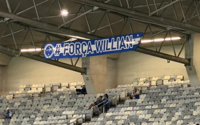 Torcida do Cruzeiro prestou solidariedade ao lateral-direito William