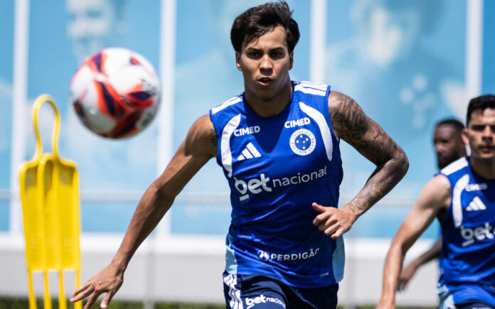 Kaio Jorge em treino do Cruzeiro, na Toca da Raposa II