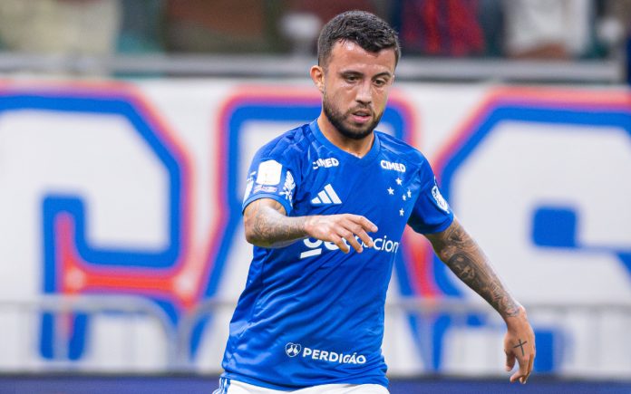Matheus Henrique em jogo contra o Bahia