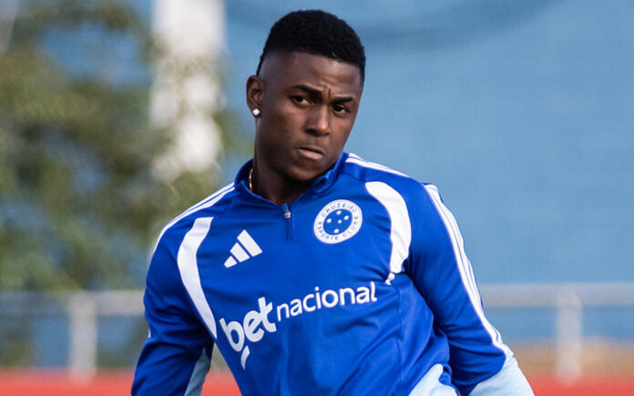 Néiser Villareal em treino do Cruzeiro na Toca II, em BH