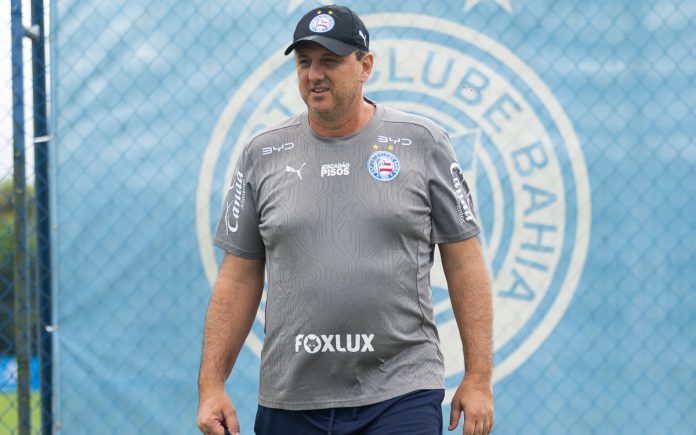 Rogério Ceni em treino do Bahia, em Salvador