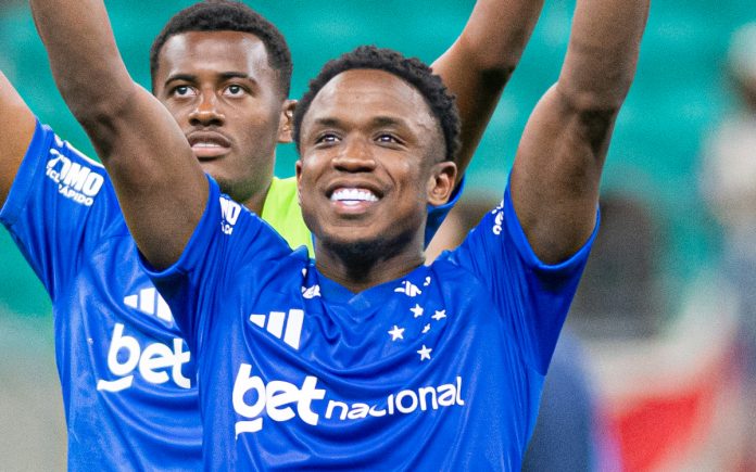 Sinisterra, atacante do Cruzeiro