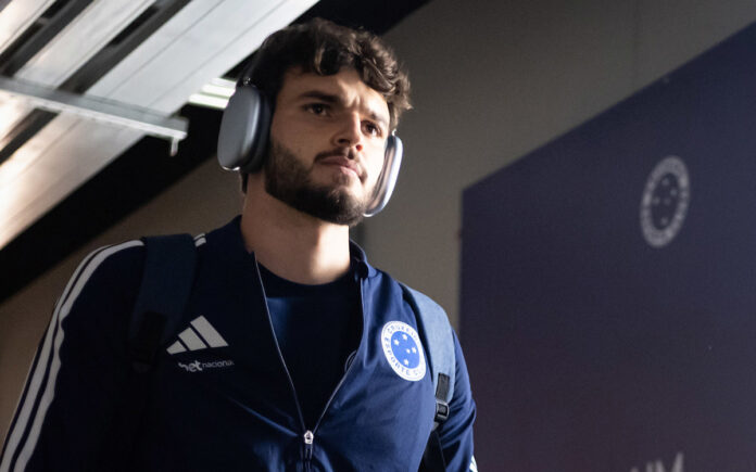 Otávio em chegada do Cruzeiro ao Mineirão, em BH