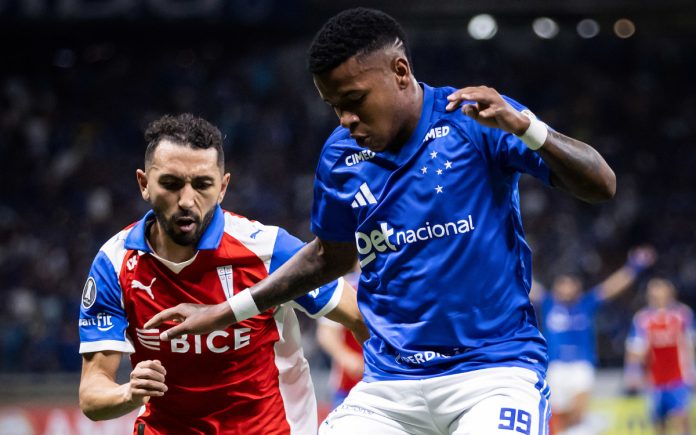 Arroyo em jogo contra a Universidad Católica, no Mineirão