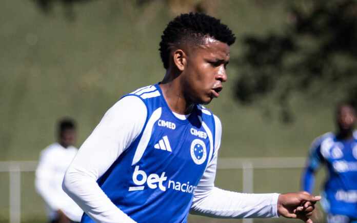 Arroyo sofreu lesão na coxa e será desfalque no Cruzeiro (Foto: Gustavo Aleixo/Cruzeiro)