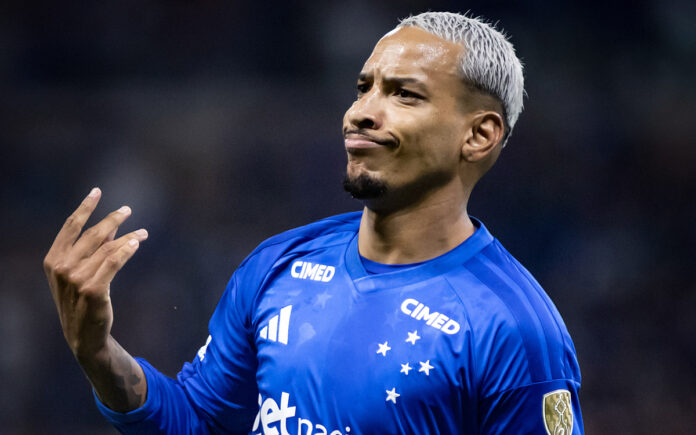 Matheus Pereira marcou um golaço diante do Barcelona-EQU, no Mineirão (Foto: Gustavo Aleixo/Cruzeiro)