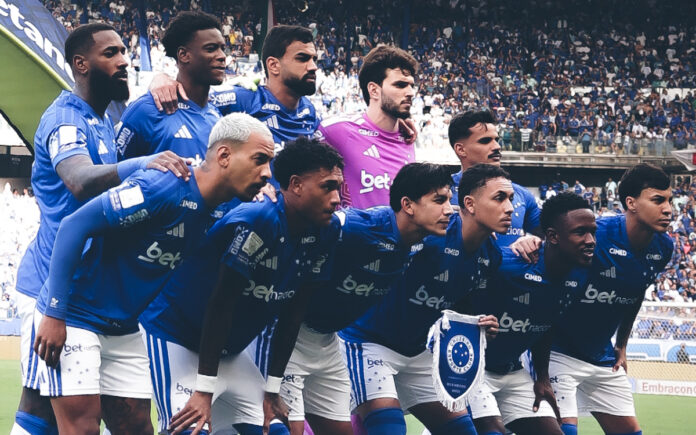 Time do Cruzeiro em jogo no Mineirão (Foto: Gustavo Martins/Cruzeiro)