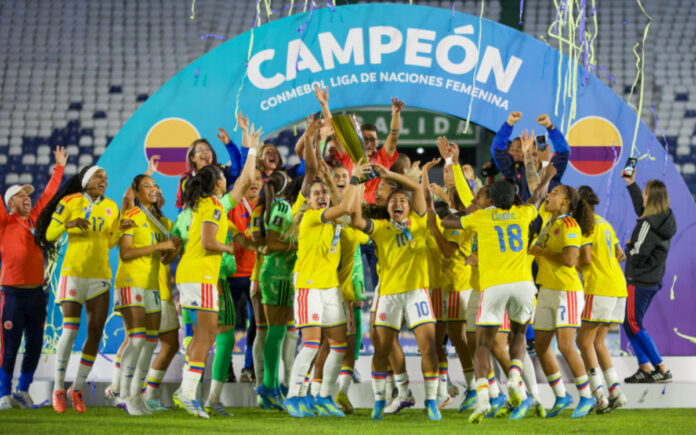 Bedoya e Gaby Rodriguez foram campeãs com a Seleção Colombiana (Foto: Divulgação/Conmebol)