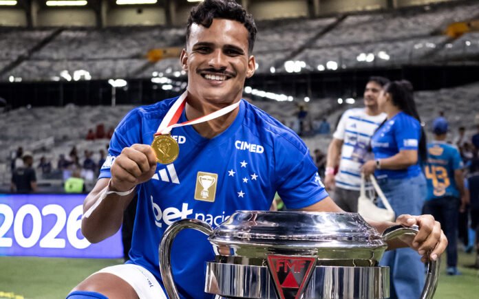 Kaiki comemora título do Campeonato Mineiro (Foto: Gustavo Aleixo/Cruzeiro)