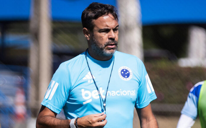 Artur Jorge, técnico do Cruzeiro (Foto: Gustavo Aleixo/Cruzeiro)