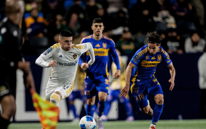 Gabriel Pec, em partida pelo Los Angeles Galaxy